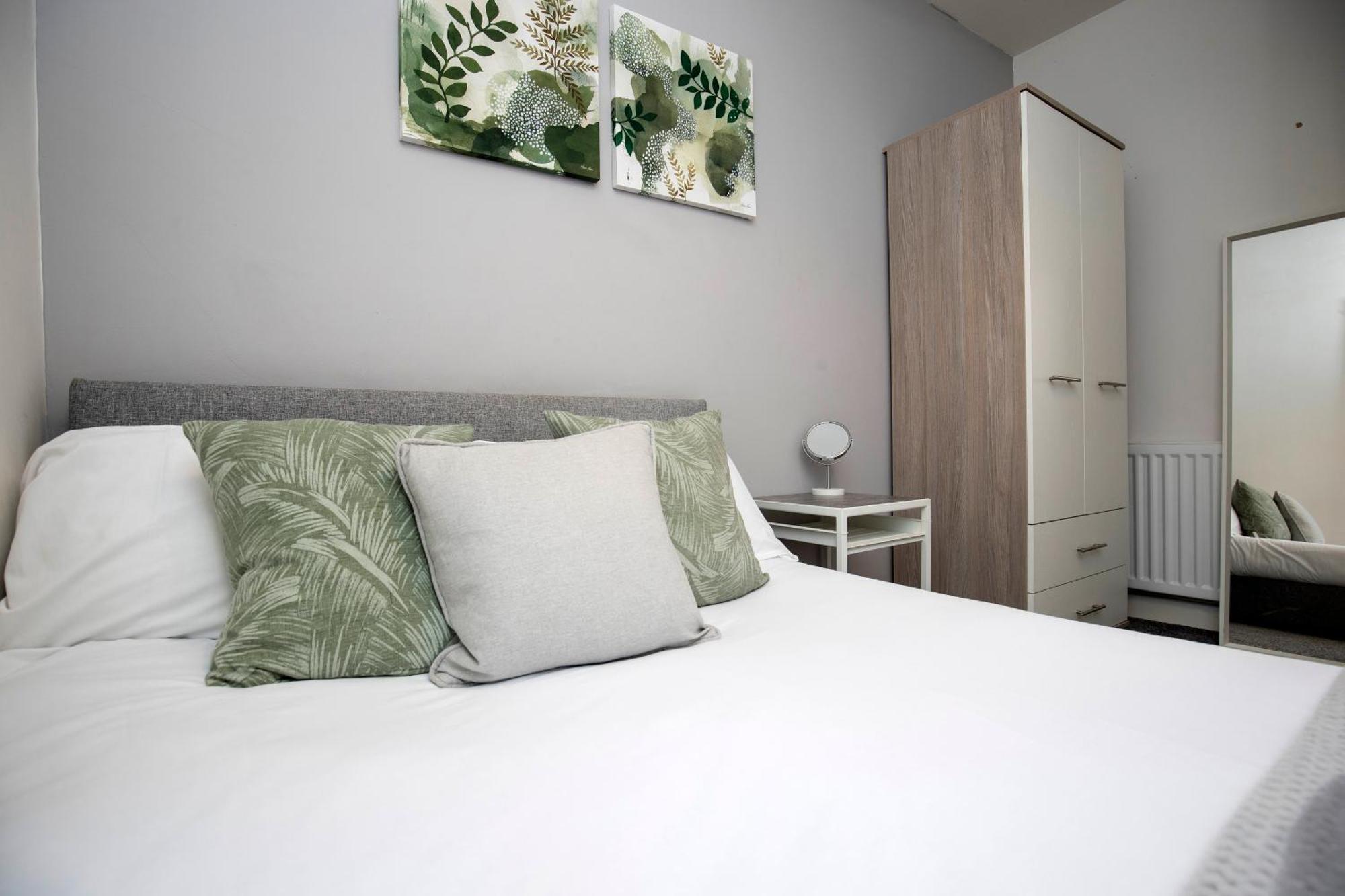 Quiet And Comfy House With 2 Bedrooms And 2 Bathrooms Super Fast Wifi And Crisp Hotel Standard White Linen Hosted By Our Home Short Stays Дарлингтон Экстерьер фото