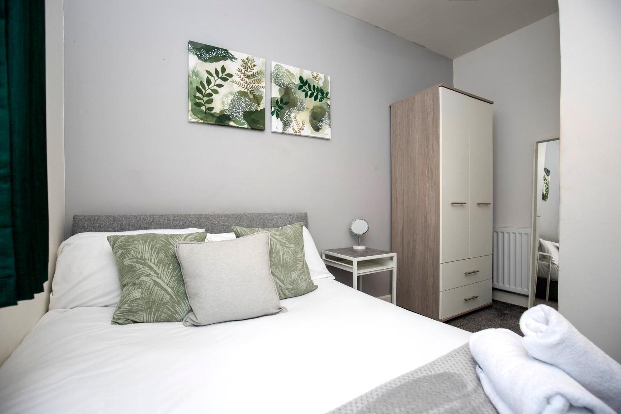 Quiet And Comfy House With 2 Bedrooms And 2 Bathrooms Super Fast Wifi And Crisp Hotel Standard White Linen Hosted By Our Home Short Stays Дарлингтон Экстерьер фото